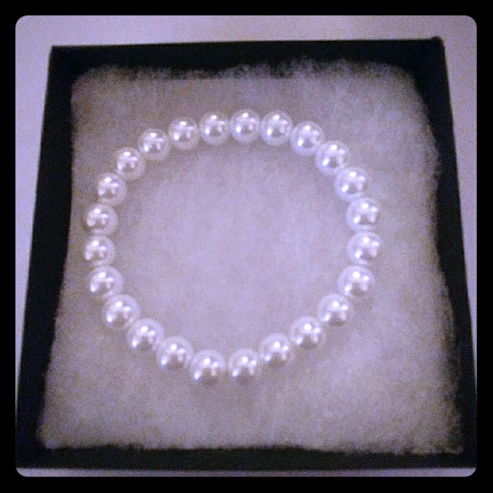 Frost Pearl Bracelet